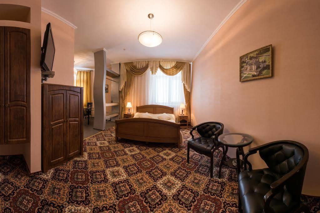 Premium Hotel Chernivtsi Luaran gambar