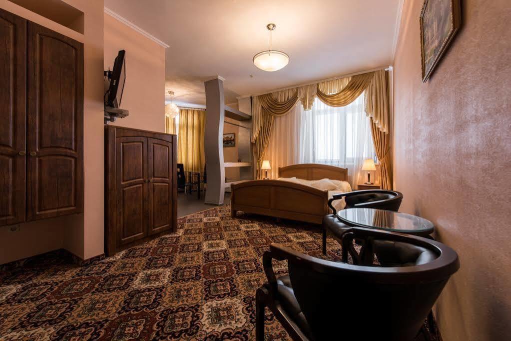 Premium Hotel Chernivtsi Luaran gambar
